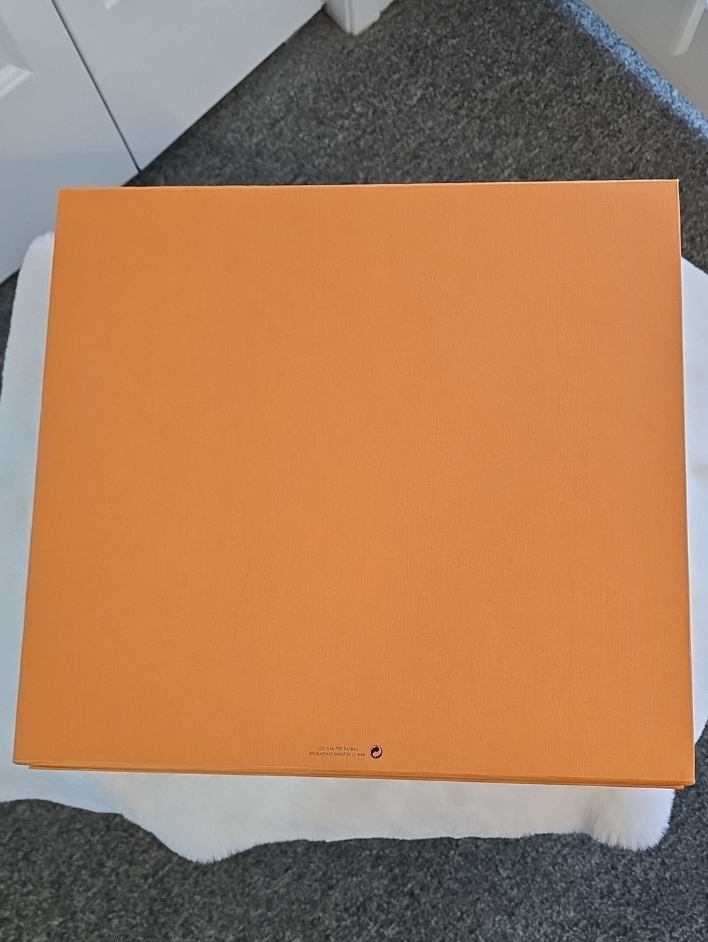 LOUIS VUITTON Orange Box/ Black Logo, Matching Envelope With Navy Accent Ribbon - Picture 6 of 11